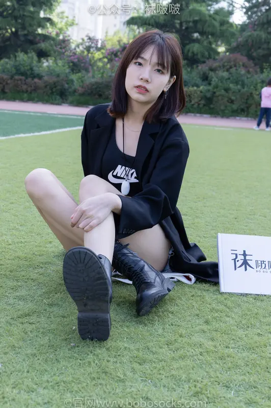 [BoBoSocks袜啵啵]NO.010 小甜豆-马丁靴、白色短棉袜、裸足 - BoBoSocks袜啵啵